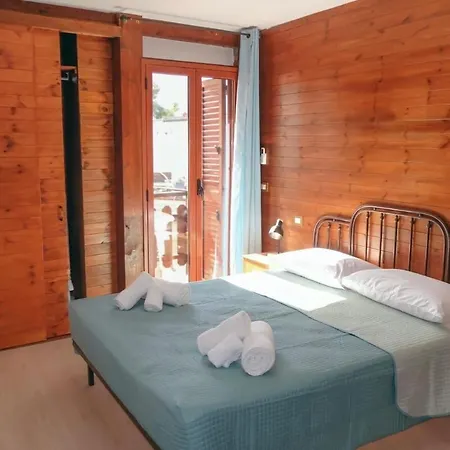 Seaside In Gallico On Two Levels