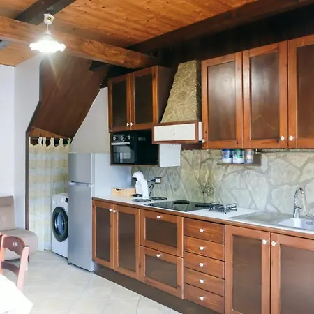 Seaside In Gallico On Two Levels *